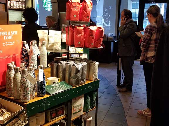Long line at Starbucks between lectures!